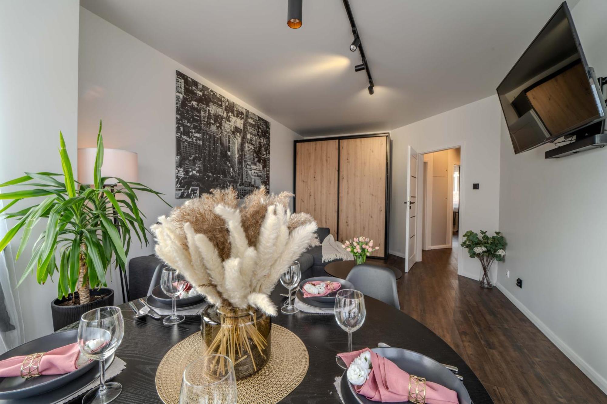 New Large Modern Apartment - City Center - 60M2 - Lift - Parking Breslau Exterior foto